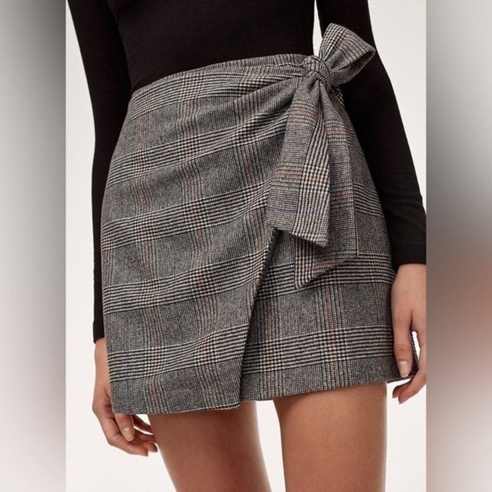 Aritzia Wilfred Dorine Wrap Front Mini Skirt Grey Plaid Wool Cashmere Sz 6